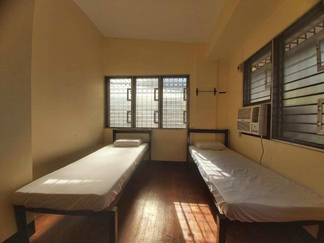 Oyo 916 Angel'S Boardrooms Quezon City Exterior photo